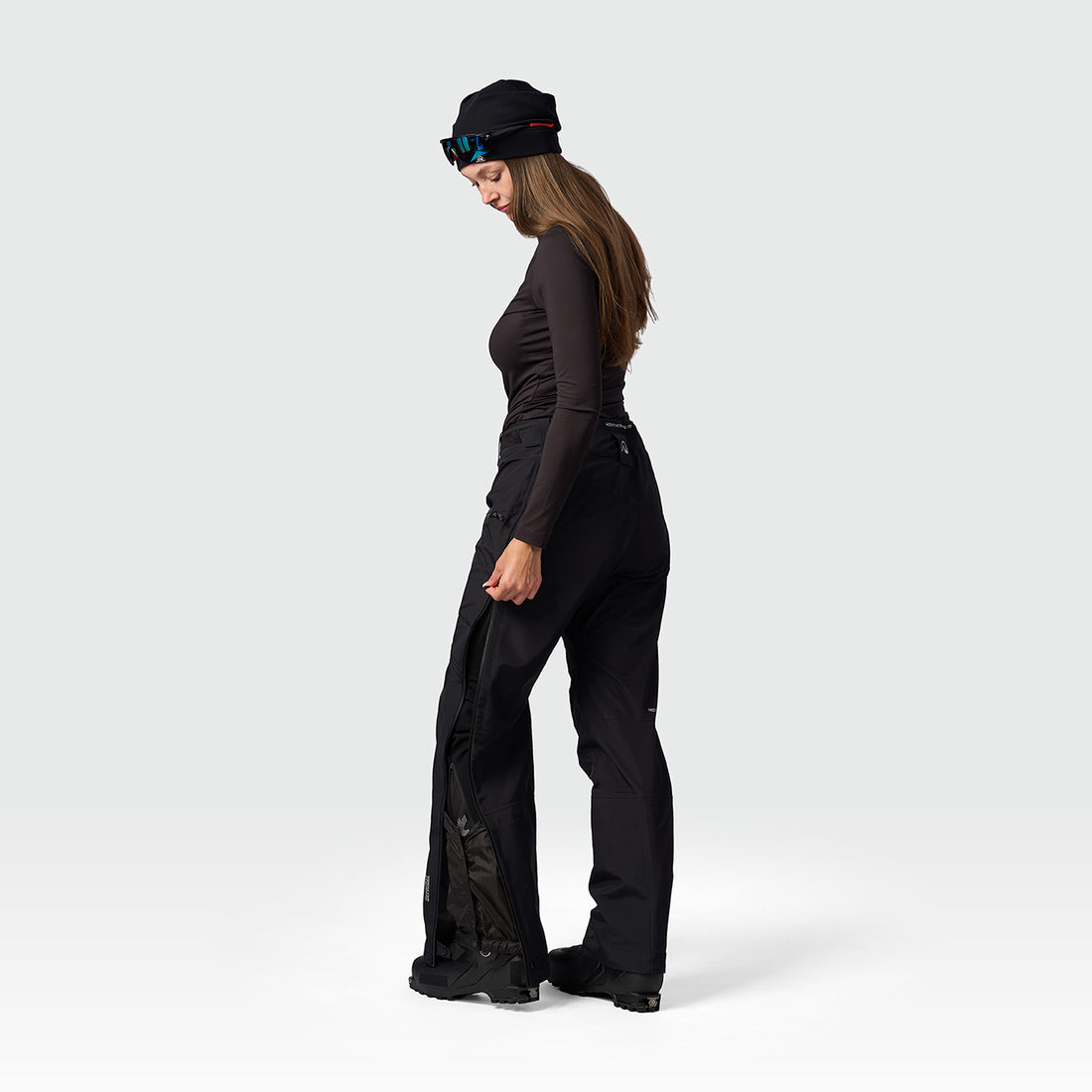 NO-4665SKP women's ski-touring technical hardshell pants Dermizax™EV HAVRANIE